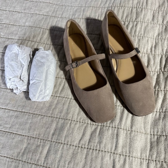 H&M Suede-Look Mary Jane Flats – Taupe – EU 37 / US 6 (Fit More Like 6.5–7) - Picture 2 of 7